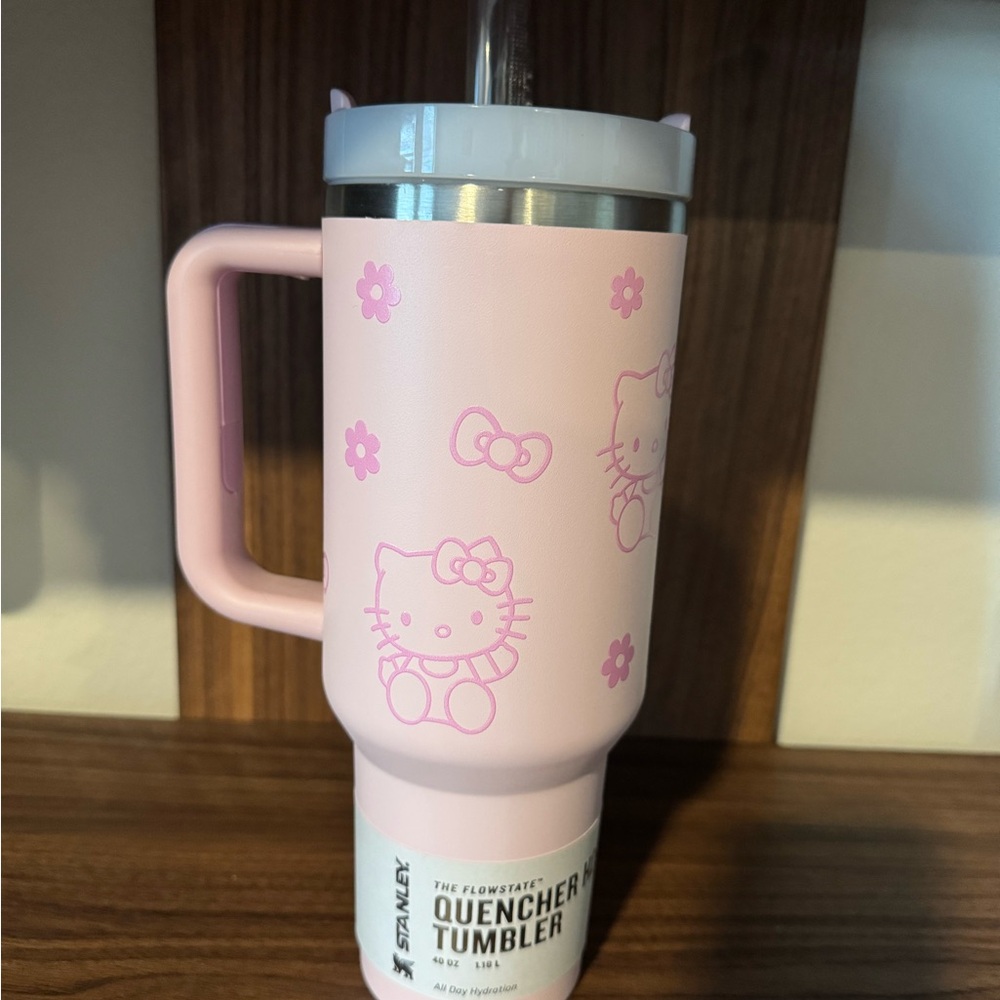 Stanley Pink Hello Kitty 40oz Quencher Tumbler